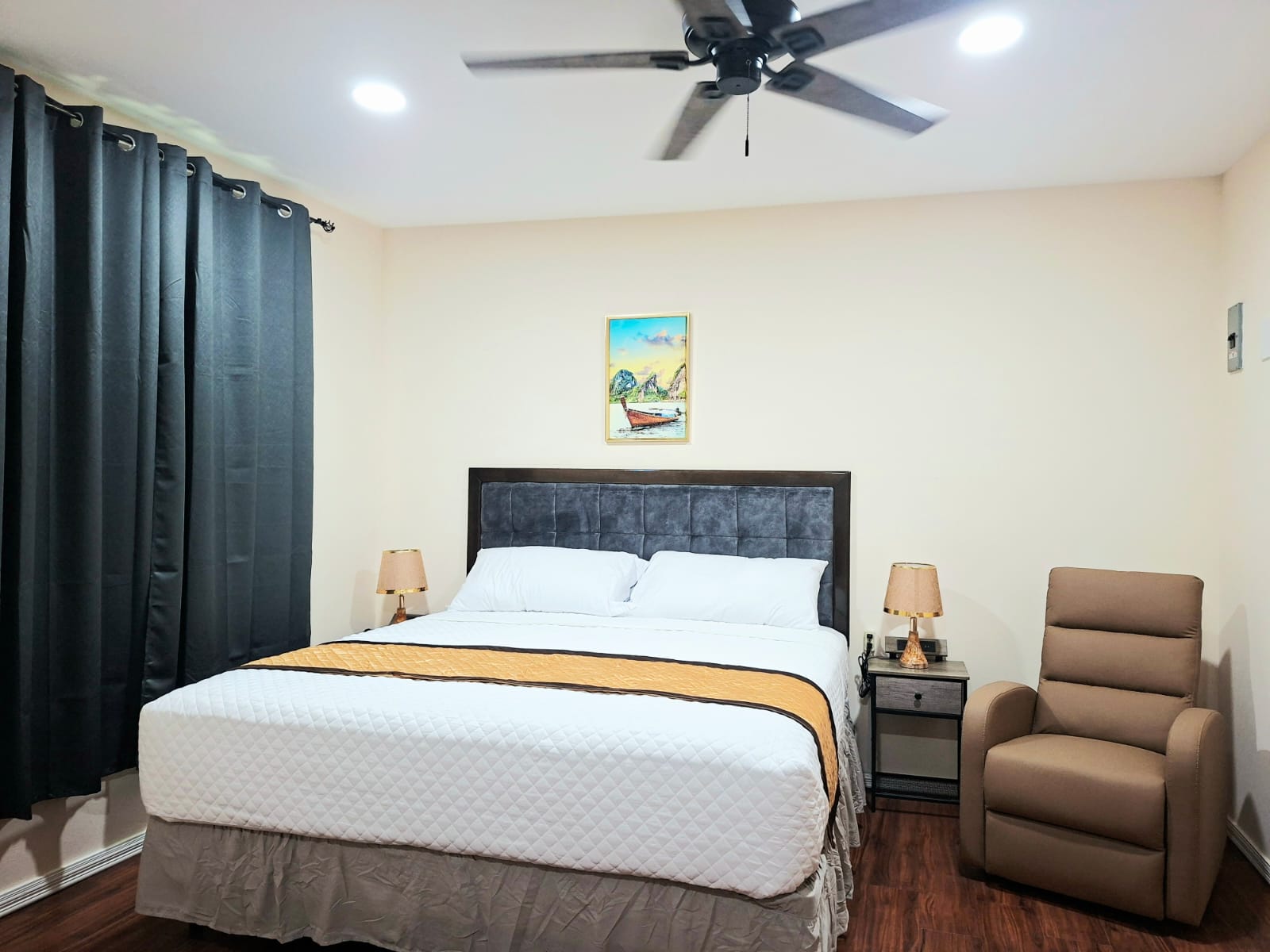 Luxury King Room